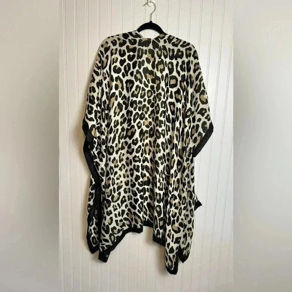 Lightweight flowy animal print open front short sleeve kimono one size G44 - Picture 5 of 5